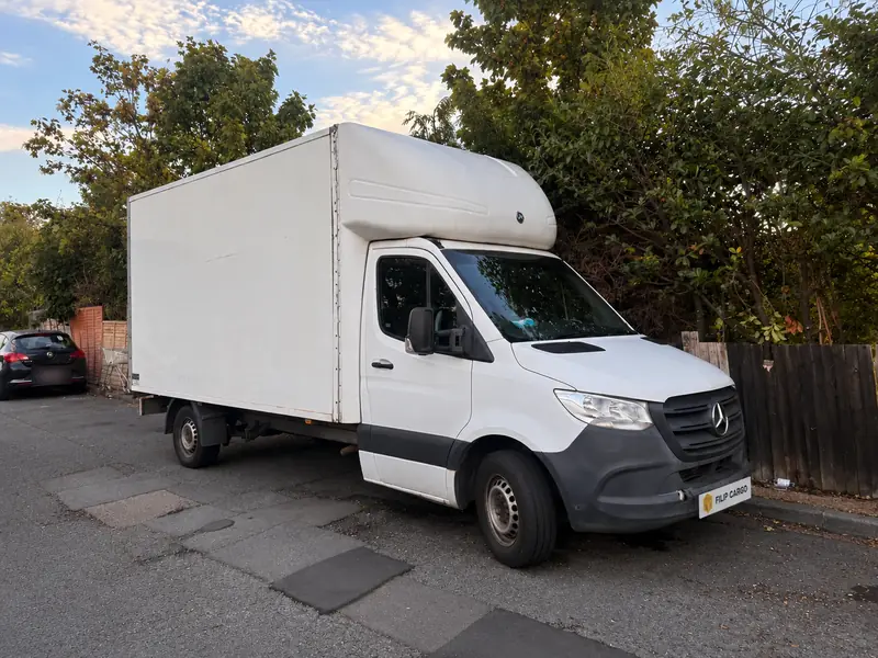 Filip Cargo Van 03 from the front corner, showing the full box